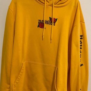 Men’s XL Yellow DIVIDED hoodie